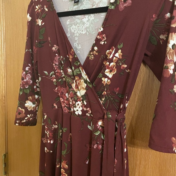 Fortune and Ivy Faux Wrap Dress 💃 - Picture 3 of 3